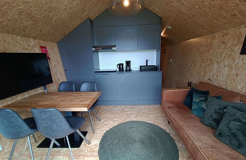 Nunspeet House | Stunning private villa for 4 guests with WIFI, pool, TV and terrace