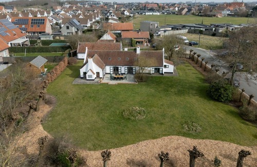 Klemskerke House | Stunning private villa for 12 guests with WIFI, TV, terrace, pets allowed and parking