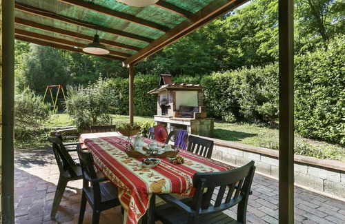 Santa Maria del Giudice Villa | Stunning private villa for 8 people with WIFI, TV, patio, pets allowed and parking