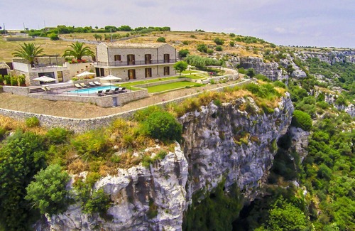 Cannizzara Villa | Stunning private villa for 16 people with A/C, hot tub, WIFI, private pool, TV and patio