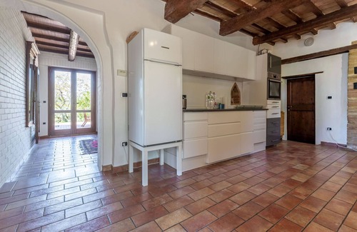 Bettolelle Villa | Stunning private villa for 12 guests with WIFI, private pool, TV and panoramic view