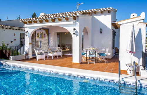 Monte Pego Villa | Stunning private villa for 6 people with WIFI, A/C, private pool, TV and terrace