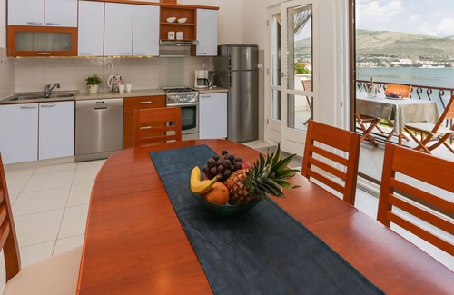 Okrug Donji House | Stunning private villa for 10 guests with WIFI, A/C, private pool, TV, terrace and parking
