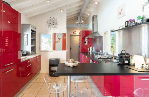 Bidart Villa | Stunning private villa for 15 guests with private pool, hot tub, WIFI, TV, terrace and pets allo.