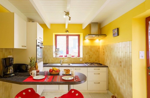Crozon House | Stunning private villa for 4 guests with WIFI, TV and pets allowed