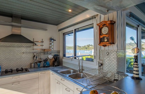 Berven House | Stunning private villa for 4 guests with WIFI, TV and terrace