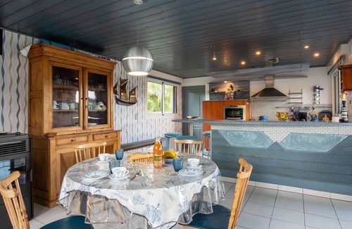 Berven House | Stunning private villa for 4 guests with WIFI, TV and terrace