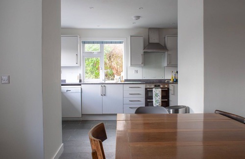 Teangue House | Stunning private villa for 6 guests with WIFI, TV and parking