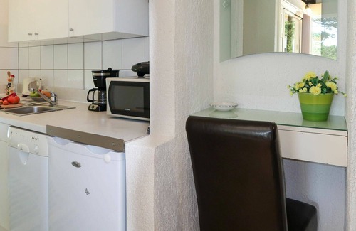 Medveja House | Stunning private villa for 5 guests with WIFI, pool, A/C, TV, terrace and parking