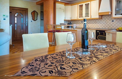 Viskovo House | Stunning private villa with A/C, private pool, WIFI, TV, balcony, panoramic view and parking