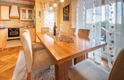 Viskovo House | Stunning private villa with A/C, private pool, WIFI, TV, balcony, panoramic view and parking