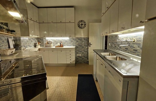 Cetona Villa | Stunning private villa for 7 guests with WIFI, private pool, TV and veranda