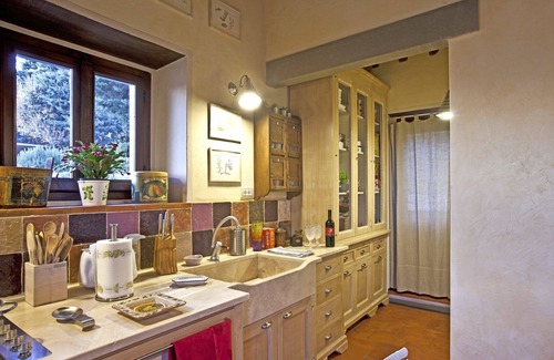 Cortona Villa | Stunning private villa for 8 guests with WIFI, A/C, private pool, TV, veranda and panoramic view