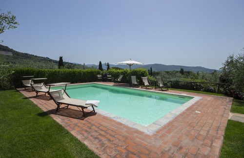 Camucia Villa | Stunning private villa for 13 people with A/C, private pool, WIFI, TV, terrace and panoramic view