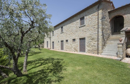 Camucia Villa | Stunning private villa for 13 people with A/C, private pool, WIFI, TV, terrace and panoramic view