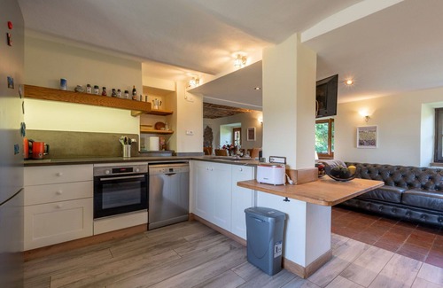 Somano House | Stunning private villa with WIFI, private pool, TV, terrace, pets allowed, panoramic view, parking