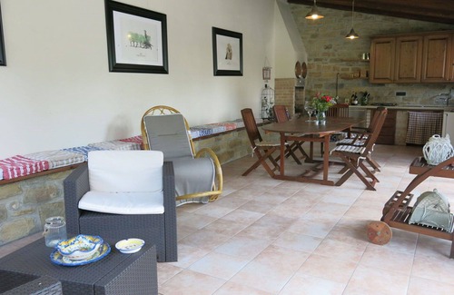 Vesime House | Stunning private villa for 8 guests with WIFI, private pool, TV, patio and pets allowed