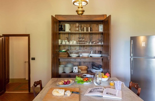 Vicchio Villa | Stunning private villa for 20 people with WIFI, private pool, sauna, TV, patio and panoramic view