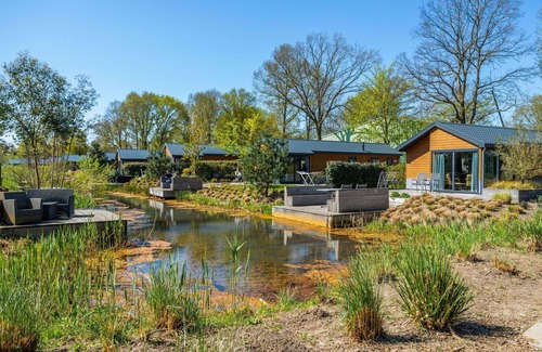 Biddinghuizen House | Stunning private villa for 8 people with WIFI, pool, TV and terrace