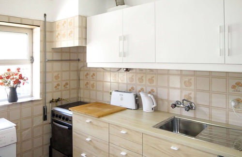 Caminha House | Stunning private villa for 8 people with TV, terrace, pets allowed and parking