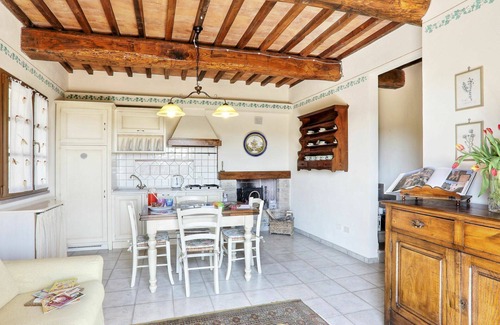 Gambassi Terme Villa | Stunning private villa with WIFI, private pool, A/C, TV, patio, pets allowed and parking