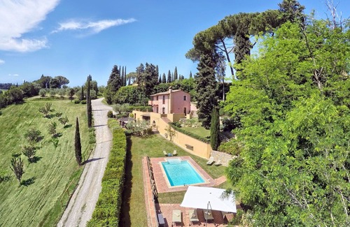 Gambassi Terme Villa | Stunning private villa with WIFI, private pool, A/C, TV, patio, pets allowed and parking