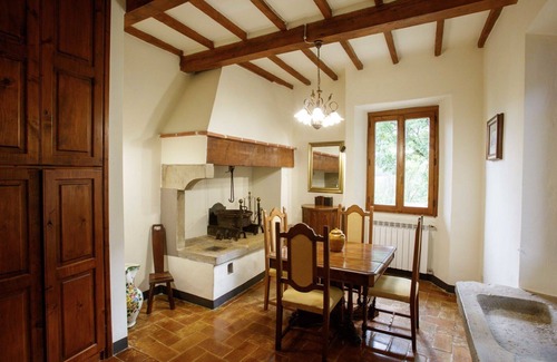 Porrena Villa | Stunning private villa with private pool, WIFI, TV, patio, pets allowed and panoramic view