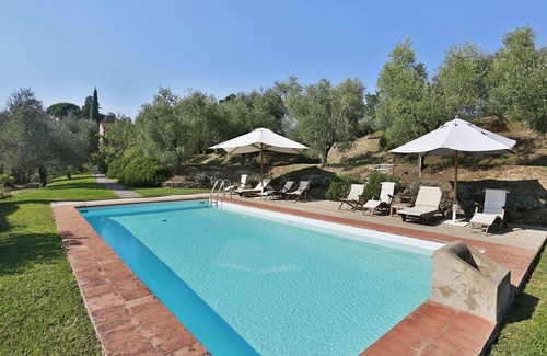 Lucca Villa | Stunning private villa with private pool, WIFI, A/C, TV, veranda and panoramic view, close to Lu.