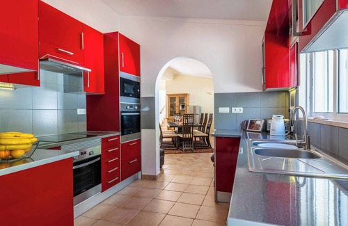 Sao Bras de Alportel Villa | Stunning villa, ideal for families or groups seeking comfort and privacy