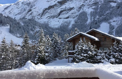 Pralognan-la-Vanoise Ski Chalet | Stunning Recent Chalet with Modern Amenities in Pralognan-la-Vanoise