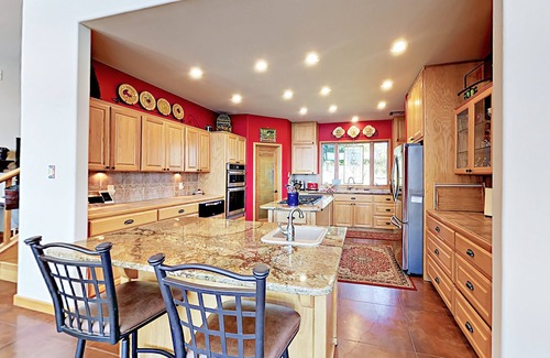 Burnet House | Stunning Rancho Pacifico w/ Hill Country Views - Infinity Pool & Hot Tub