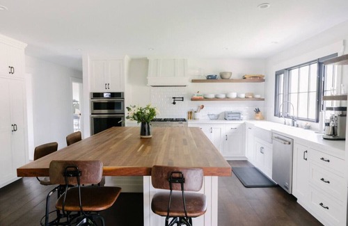 Santa Barbara House | Stunning Remodeled Ranch House in Hope Ranch