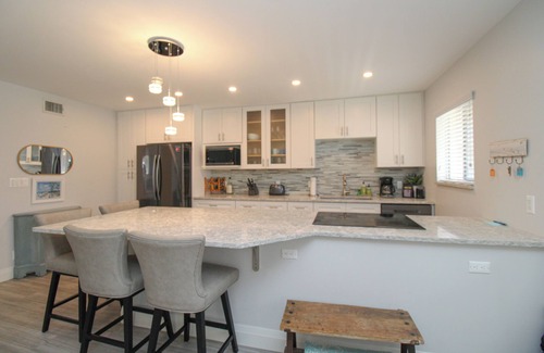 Coquina Sands Condo | STUNNING REMODELED 2/2 CONDO IN THE ELEVEN HUNDRED CLUB AT COQUINA SANDS NAPLES