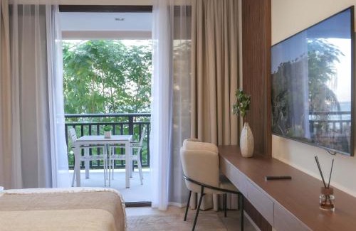 Palm Jumeirah Apartment | Stunning Renovated 1BR Apartment at 5 Star Resort