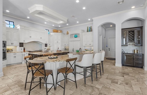 Yacht Club House | Stunning Riverfront Luxury, Heated Pool & Spa - Villa Brielle - Roelens