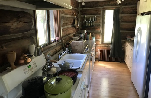 Narrowsburg House | Stunning Riverfront Log Cabin With Spectacular Views