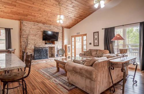Ruidoso House | Stunning Ruidoso Cabin with Private Hot Tub!