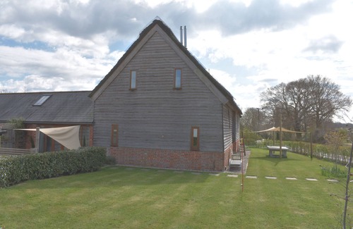 Halstead House | Stunning Rural Barn Conversion with Hot tub & pool table