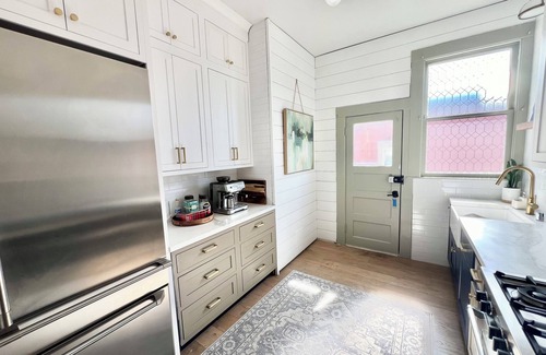 Lower Haight Condo | Stunning San Francisco Victorian two bedroom condo in the heart of San Francisco