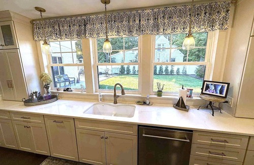 Huron House | Stunning Sandcastle in Chaska Beach - Sleeps 17