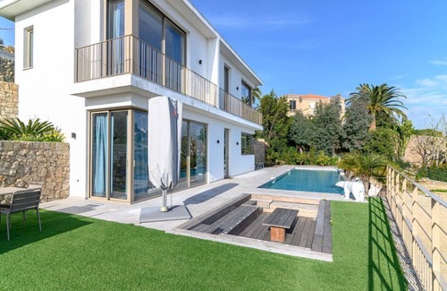 Golfe Juan Villa | Stunning sea view - Californian house