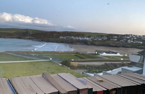 Trebetherick House | Stunning sea views and sunsets 4 min from beach and surfing. Sleeps 12