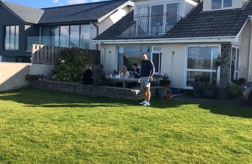 Trebetherick House | Stunning sea views and sunsets 4 min from beach and surfing. Sleeps 12