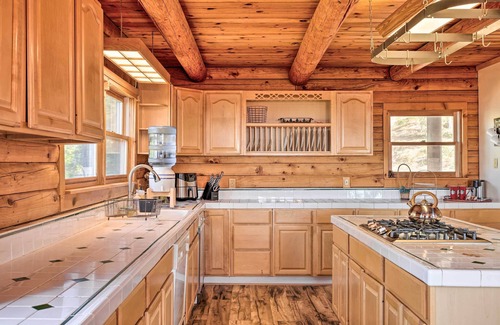 Phoenix Lake-Cedar Ridge Cabin | Stunning Sonora Cabin w/Fire Pit + Valley Views!