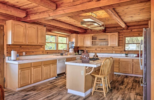 Phoenix Lake-Cedar Ridge Cabin | Stunning Sonora Cabin w/Fire Pit + Valley Views!