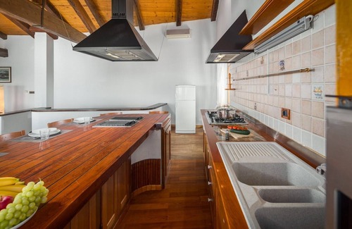 Vrsar Villa | Stunning stone house nestled in the heart of the historic old town of Vrsar.