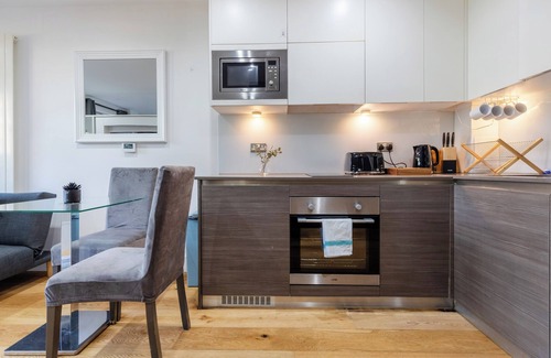 Lewisham Apartment | Stunning Studio Apartment Close To Lewisham Station Short Mid Long Stays