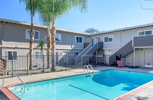 Snail House | Stunning Sunnyvale 2BR w/Pool & A/C, near Tech Hub, by Blueground