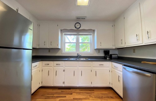 Edisto Island House | Stunning Sunsets;Private Dock; Expansive Marsh & Creek Views; Minutes to Beach Access; WiFi