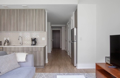 Capitol Hill Apartment | Stunning SW Waterfront Jr 1BR w/Rooftop Pool, Gym & W/D, by Blueground